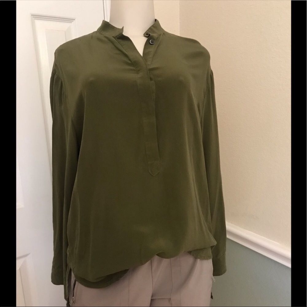 ❤️Madewell Olive silk blouse